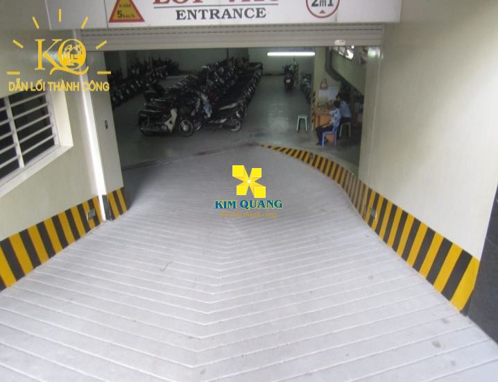 Lối đi xuống hầm tòa nhà văn phòng cho thuê đường Nguyễn Đình Chiểu Lối đi xuống hầm tòa nhà văn phòng cho thuê đường Nguyễn Đình Chiểu