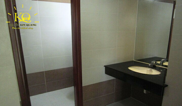 Toilet bên trong Nguyễn Hữu Cầu building