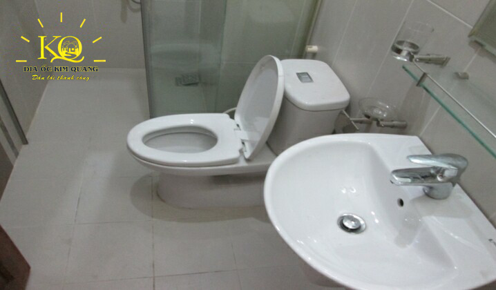 van-phong-cho-thue-winhome-building-toilet-sach
