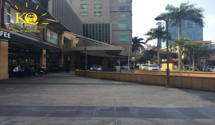 Khuôn viên phía trước Kumho Asiana Plaza