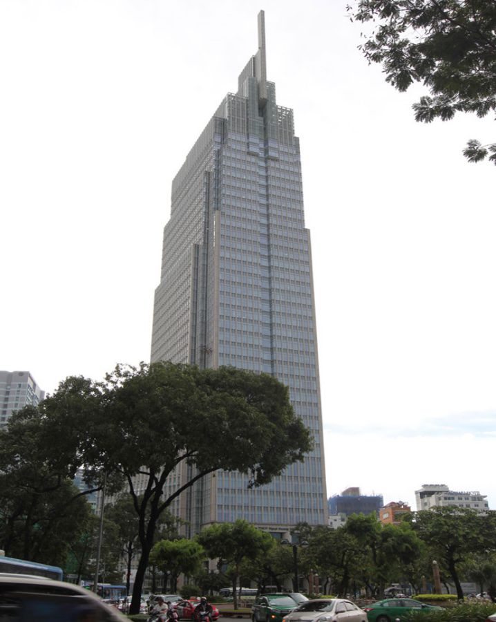 Vietcombank Tower nổi bật ở vòng xoay Công trường Mê Linh