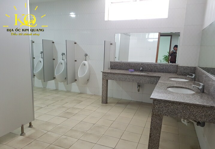 Toilet PTS Sài Gòn