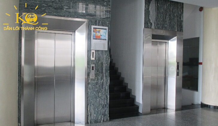 Hình chụp hệ thống thang máy