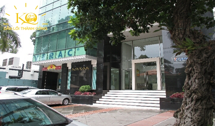 hinh-chup-khuon-vien-phia-truoc-loyal-office-building