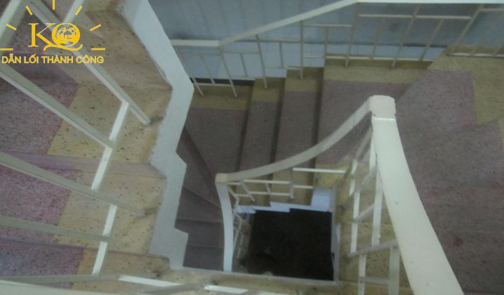 hình chụp lối thang bộ