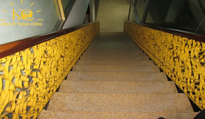 Hình chụp lối thang bộ