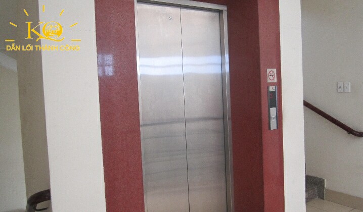 Hình chụp thang máy