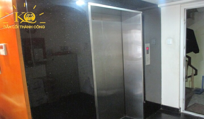 Hình chụp thang máy