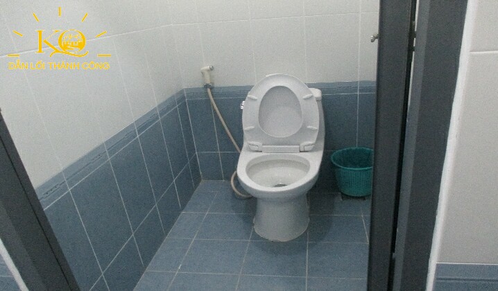 Hình chụp toilet của tòa nhà